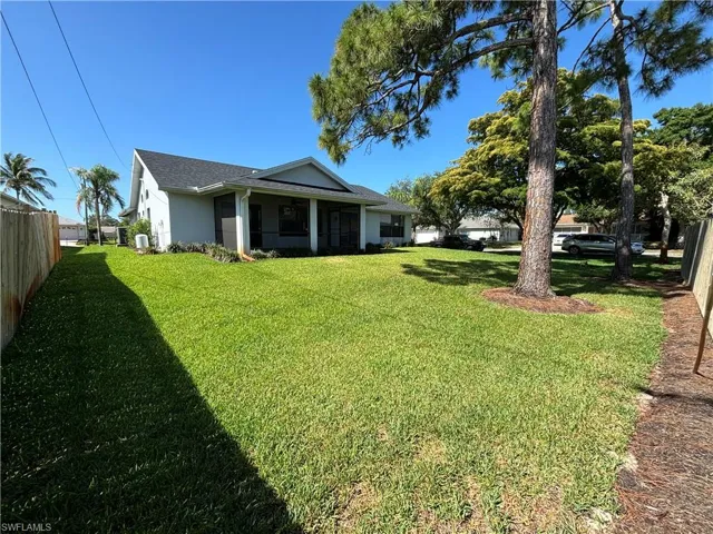 9241  Cypress N DR, Fort Myers, FL 33967