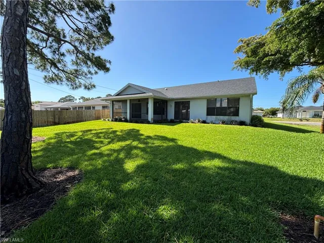 9241  Cypress N DR, Fort Myers, FL 33967