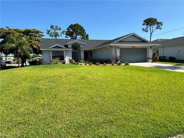 9241  Cypress N DR, Fort Myers, FL 33967