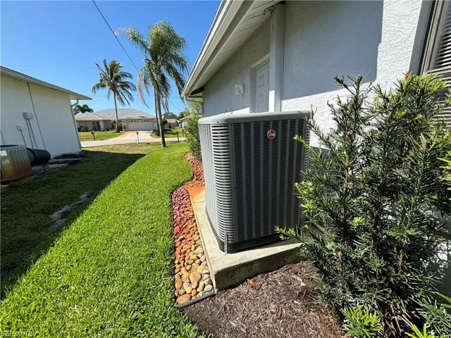 9241  Cypress N DR, Fort Myers, FL 33967