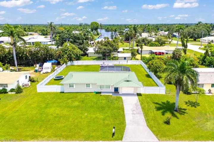 165 Charles St, Fort Myers, Florida 33905