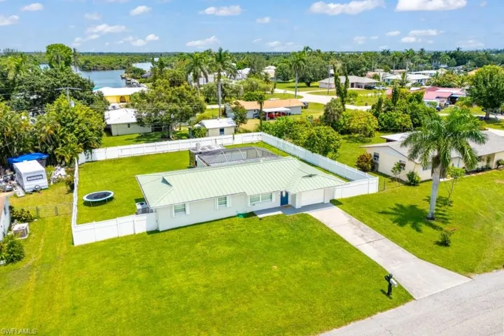 165 Charles St, Fort Myers, Florida 33905