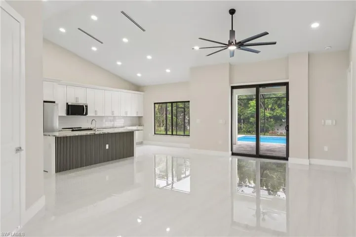 2933 SE Santa Barbara  PL, Cape Coral, FL 33904