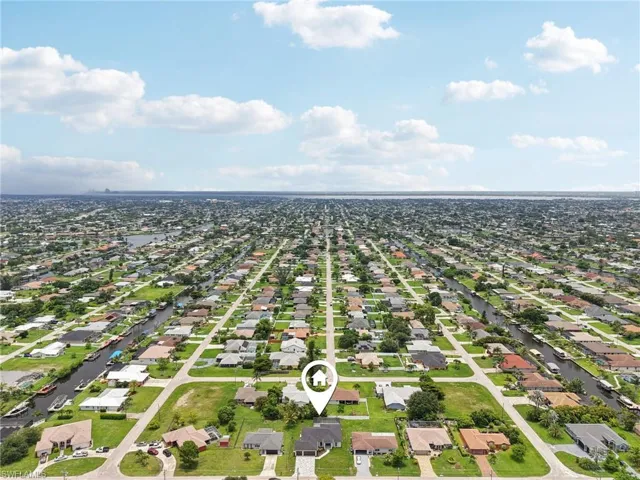 2933 SE Santa Barbara  PL, Cape Coral, FL 33904