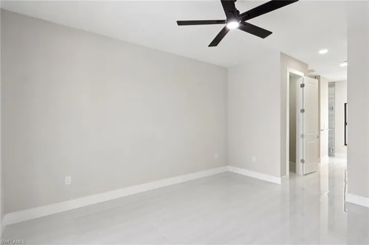 2933 SE Santa Barbara  PL, Cape Coral, FL 33904
