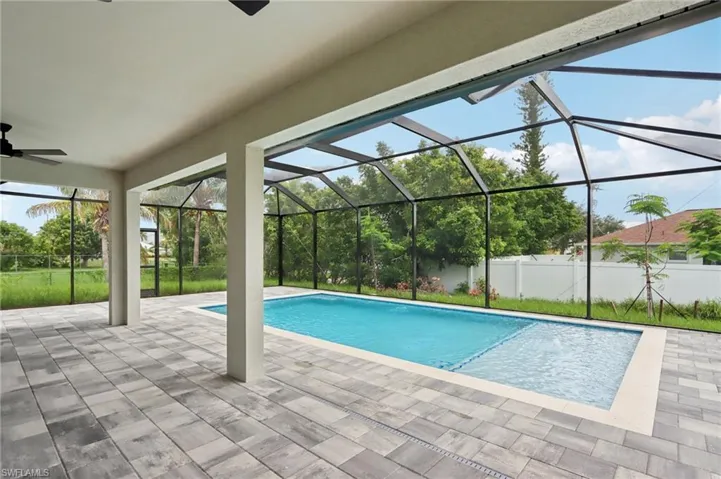 2933 SE Santa Barbara  PL, Cape Coral, FL 33904