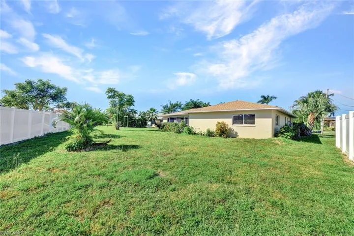 3711 Se 21st Ave, Cape Coral Fl 33904