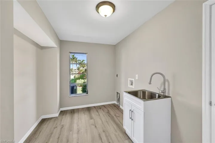 3711 Se 21st Ave, Cape Coral Fl 33904
