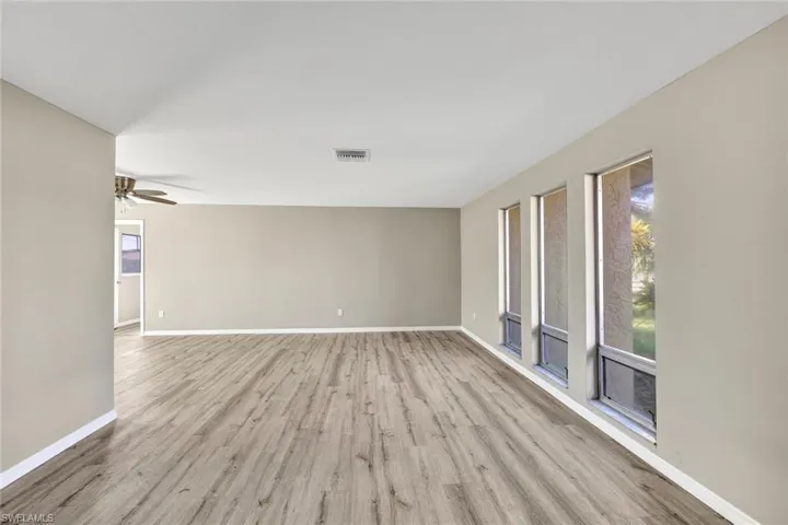 3711 Se 21st Ave, Cape Coral Fl 33904