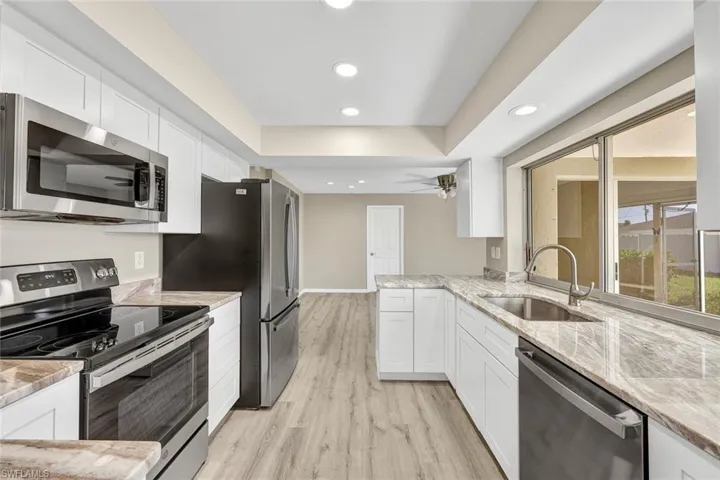 3711 Se 21st Ave, Cape Coral Fl 33904