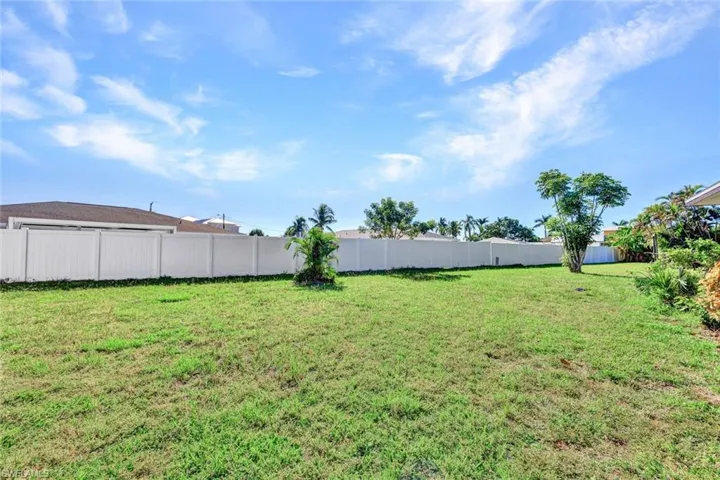3711 Se 21st Ave, Cape Coral Fl 33904