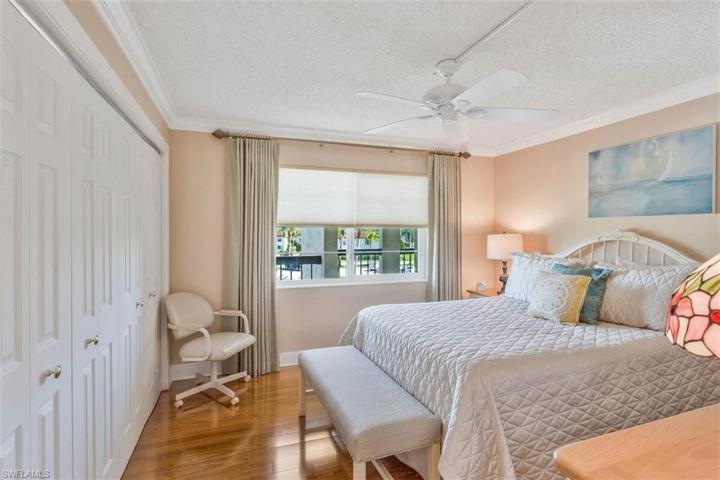 second bedroom with nice closet