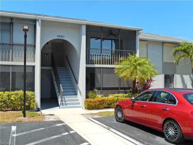 4681 Lakeside Club Blvd 4, Fort Myers, Florida 33905