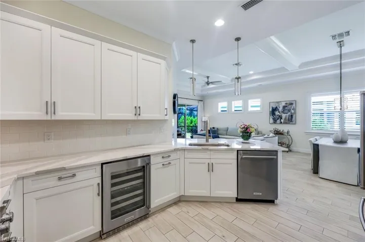 6367  Negril Isle  DR, Naples, FL 34113