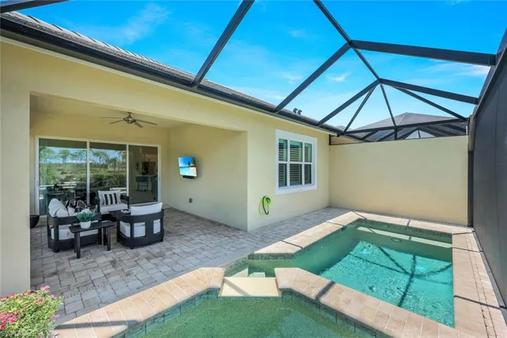 6367  Negril Isle  DR, Naples, FL 34113