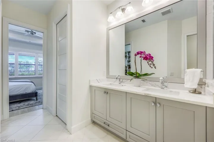 6367  Negril Isle  DR, Naples, FL 34113