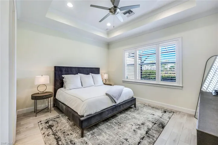 6367  Negril Isle  DR, Naples, FL 34113