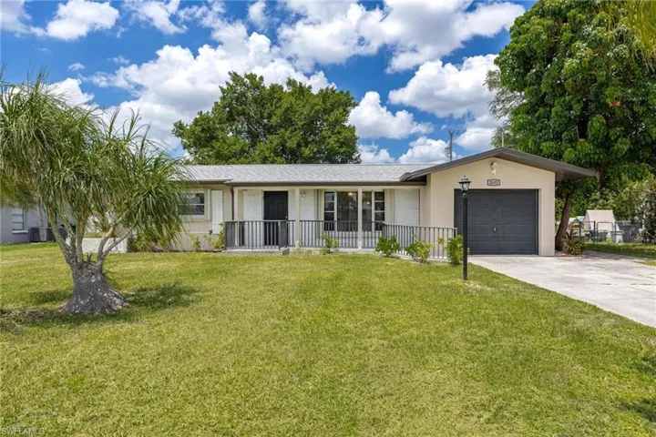 Ranch-style home with garage