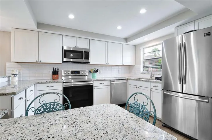 Granite Counters and Samsung Appliances