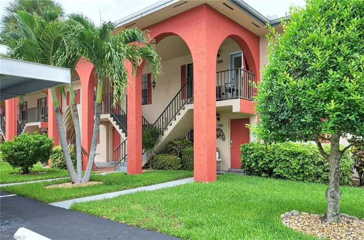 Ground Floor, End Unit