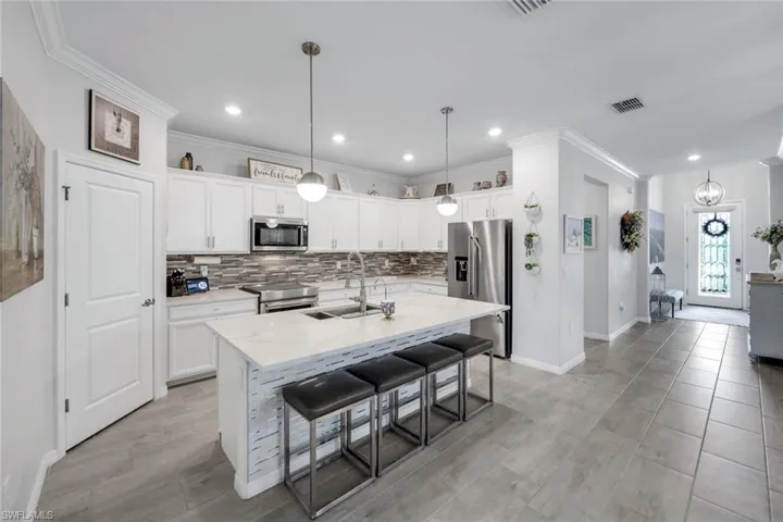 2193 Clementine St, Naples, Florida 34120
