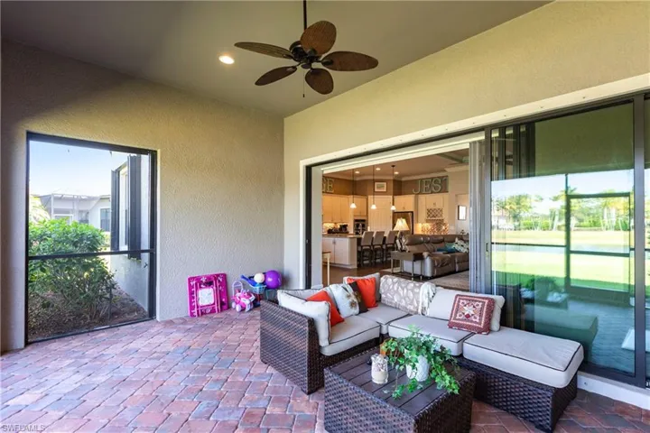 Sunroom with ceiling fan