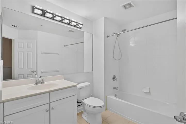 15995 Caldera Ln 69, Naples, Florida 34110