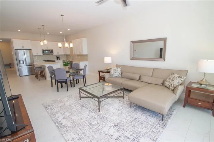 163  Indies E DR, Naples, FL 34114