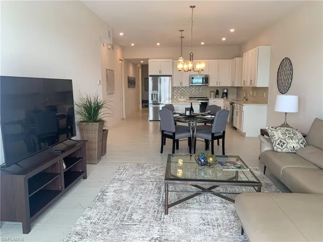 163  Indies E DR, Naples, FL 34114