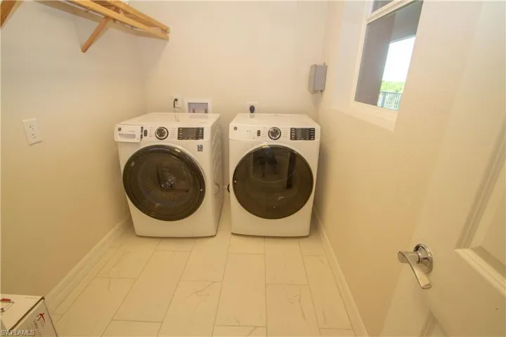 163  Indies E DR, Naples, FL 34114