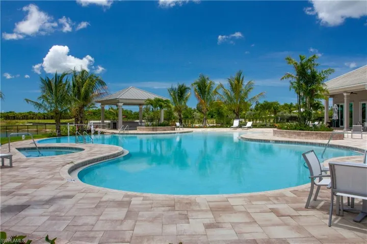 163  Indies E DR, Naples, FL 34114