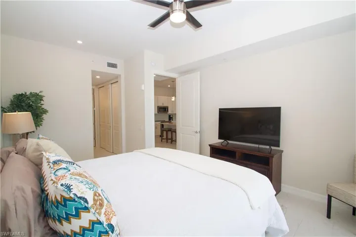 163  Indies E DR, Naples, FL 34114