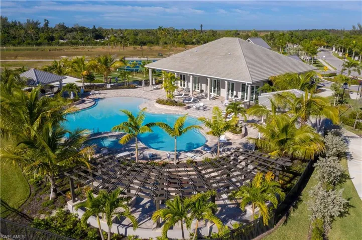 163  Indies E DR, Naples, FL 34114
