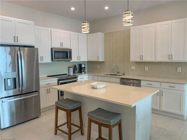 163  Indies E DR, Naples, FL 34114