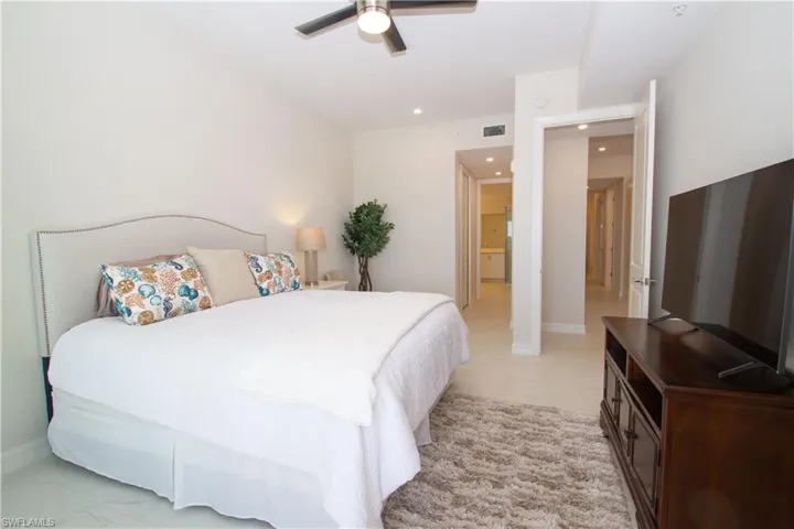 163  Indies E DR, Naples, FL 34114