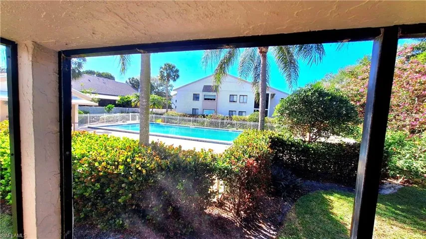 Walk out to the Pool!