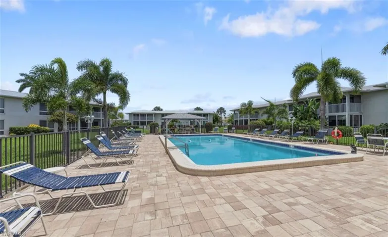 195 Peppermint Ln 2, Naples, Florida 34112