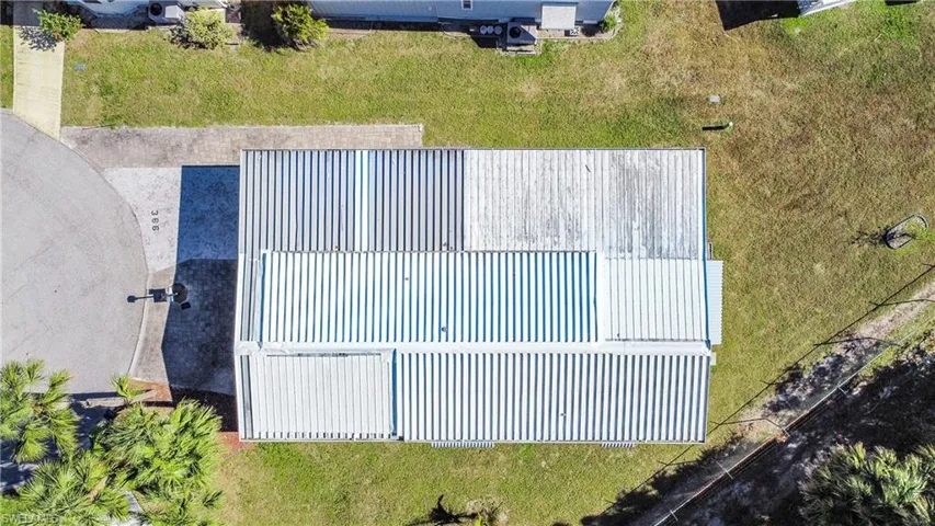 Aerial view of property and surrounding area