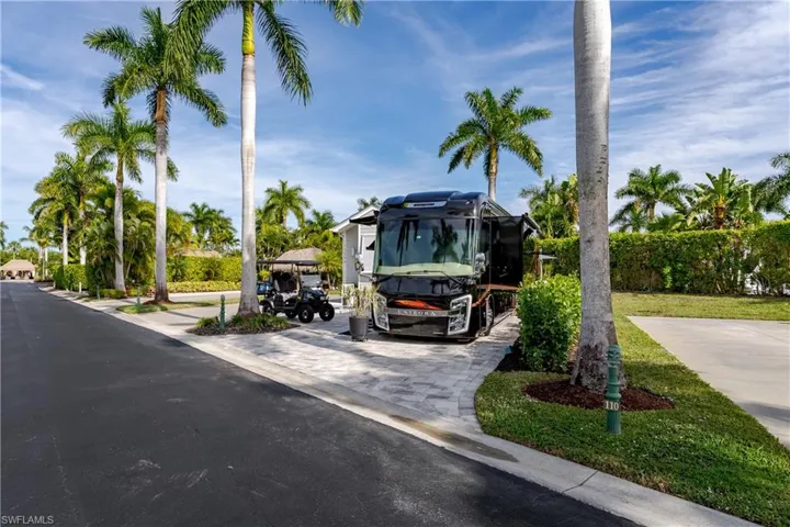 13598 Snapper Ln, Naples, Florida 34114