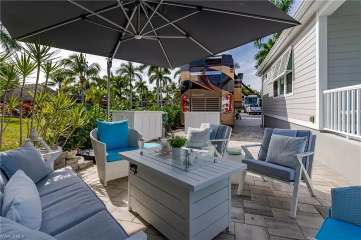 13598 Snapper Ln, Naples, Florida 34114