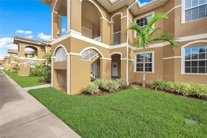 1137 Winding Pines Cir 106, Cape Coral, Florida 33909