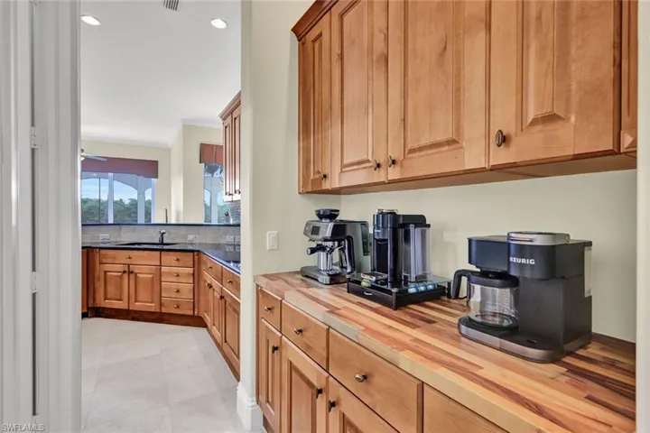 Butler's pantry and/or coffee station