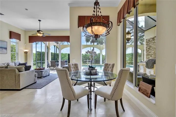 Cozy, eat in kitchen nook