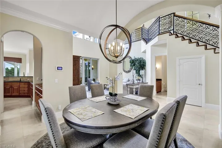 Separate, formal dining area