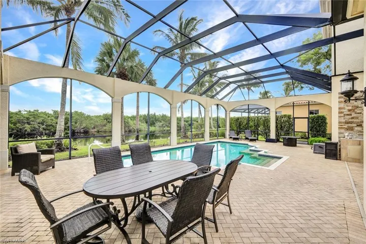 Great outdoor dining area