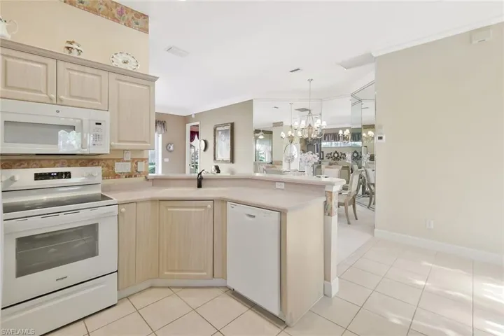 5852  Northridge  DR, Naples, FL 34110