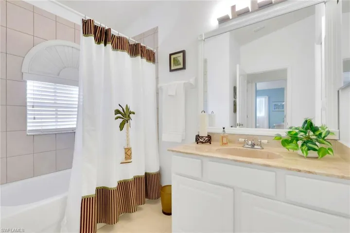 3302 2nd Ln, Cape Coral, Florida 33991