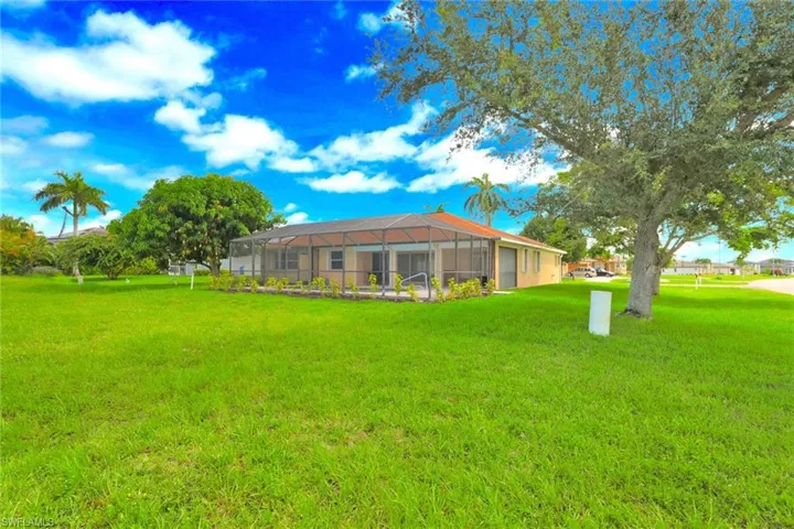 3302 2nd Ln, Cape Coral, Florida 33991