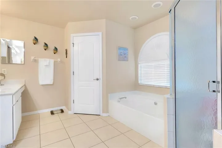 3302 2nd Ln, Cape Coral, Florida 33991