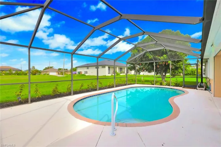 3302 2nd Ln, Cape Coral, Florida 33991